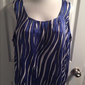 🌼Cute Dana Buchman Tank🌼